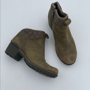 Merrell olive green Ankle Boots Rugged Suede Design